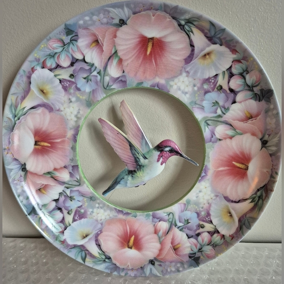 The Bradford Exchange Other - Hummingbird Wall decor plate. Bradford Exchange "Pretty in Pink."